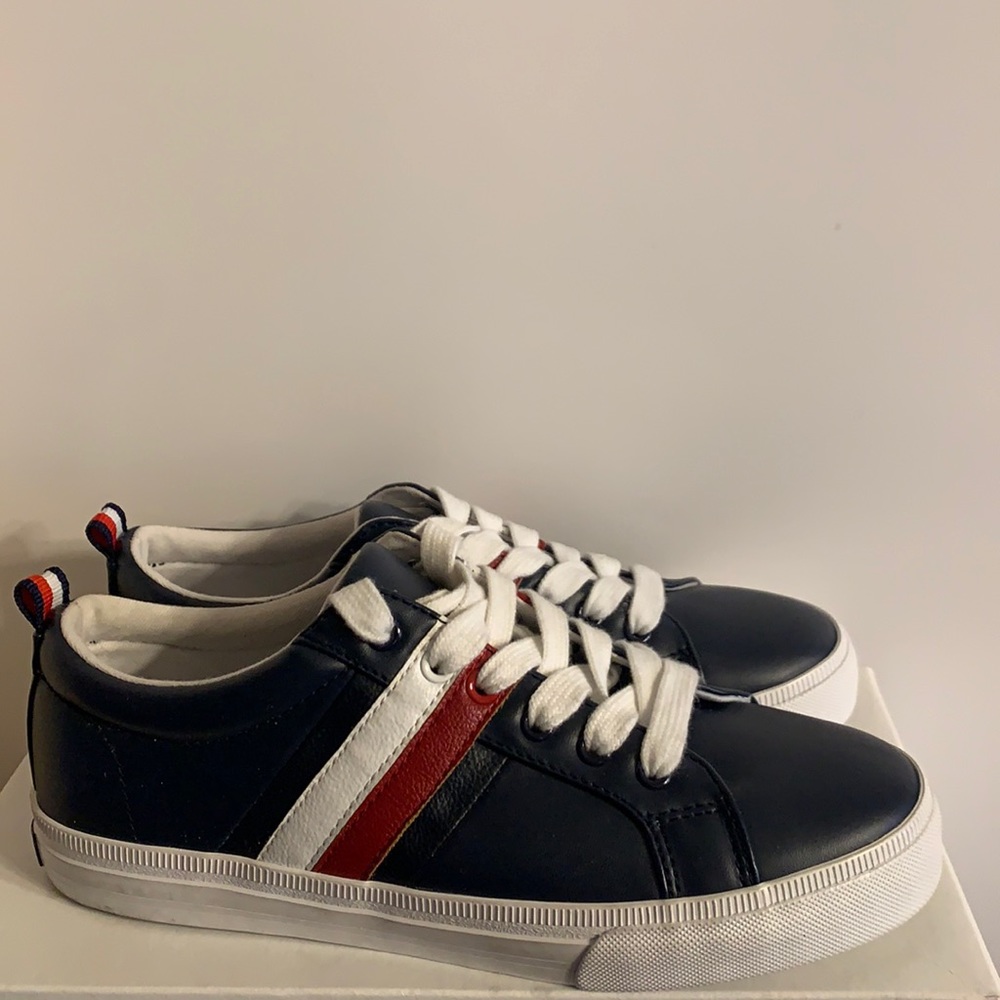 Tommy Hilfiger Lireai Lace Up Sneakers